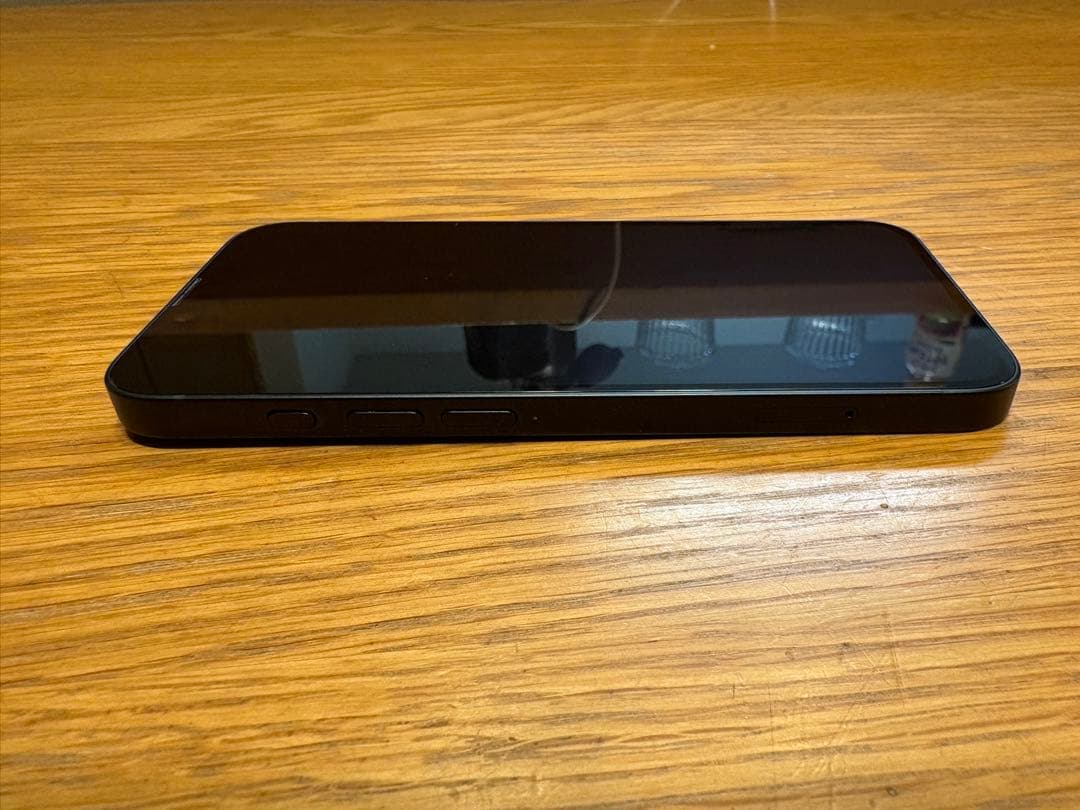 【電池100%】iPhone16e128GB 黒 保証有　MagSafeケース付