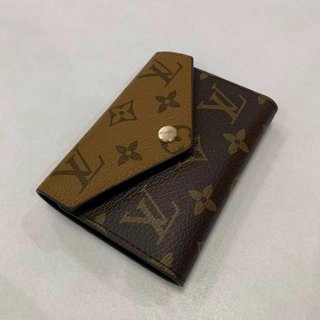 【箱つき極美品】 三つ折り財布