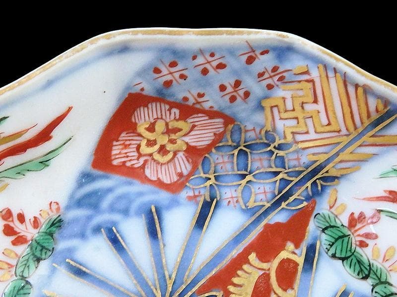 大聖寺伊万里　金襴手　桐に鳳凰　石畳紋の図　豆皿　E027AS-CTt