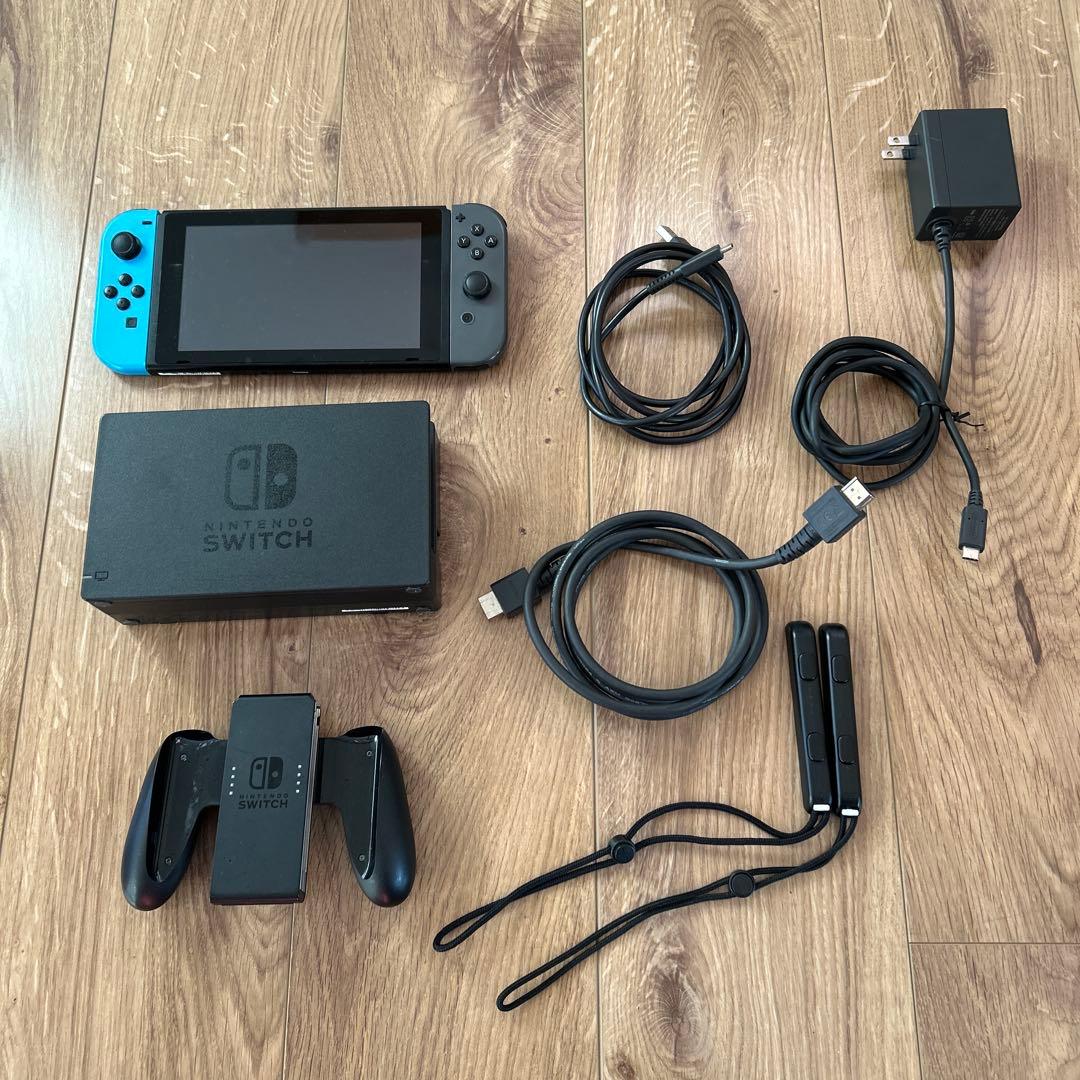 Nintendo Switch本体セット　任天堂　ジョイコン付き