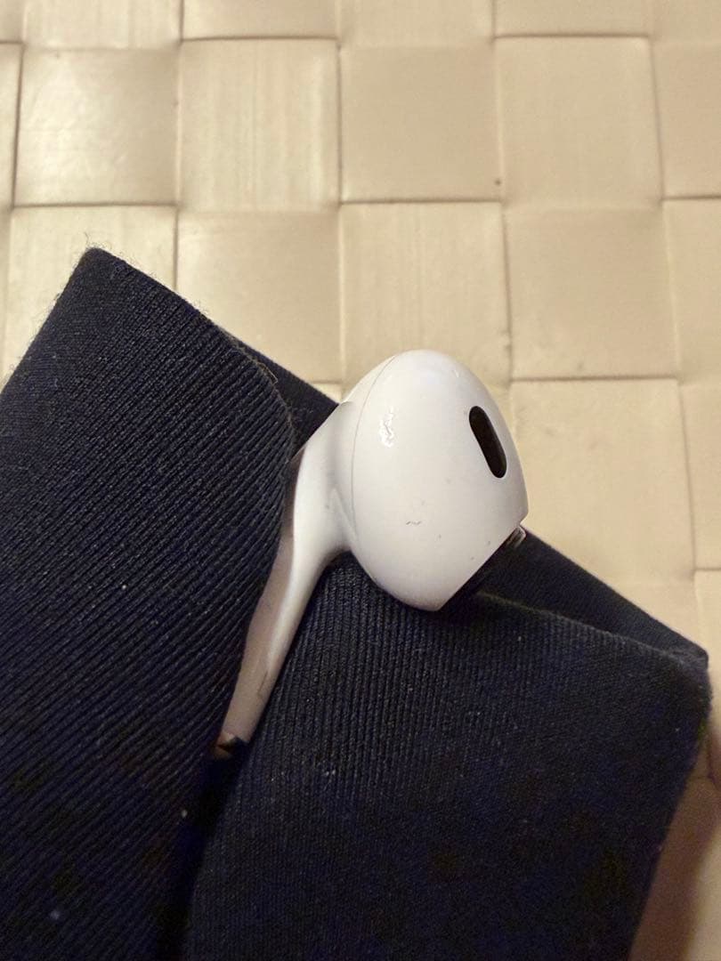 AirPods pro 第2世代 Apple Lightning 完動品 箱あり