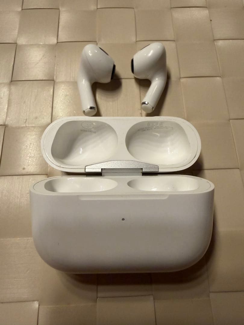 AirPods pro 第2世代 Apple Lightning 完動品 箱あり