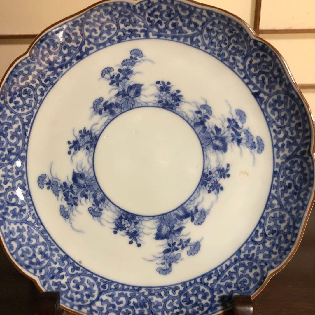 蔵にあった盛期藍柿右衛門秋草文中皿