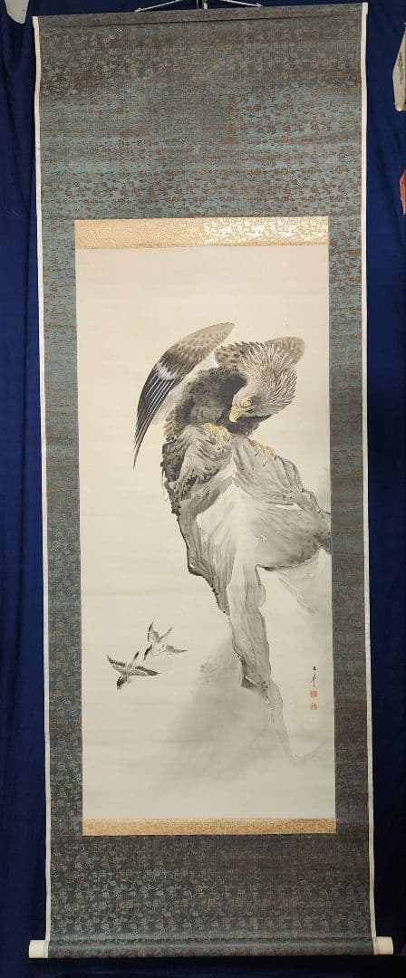 【岩上大鷲図】大出東皐 2652 ワシ 動物画 掛け軸　肉筆