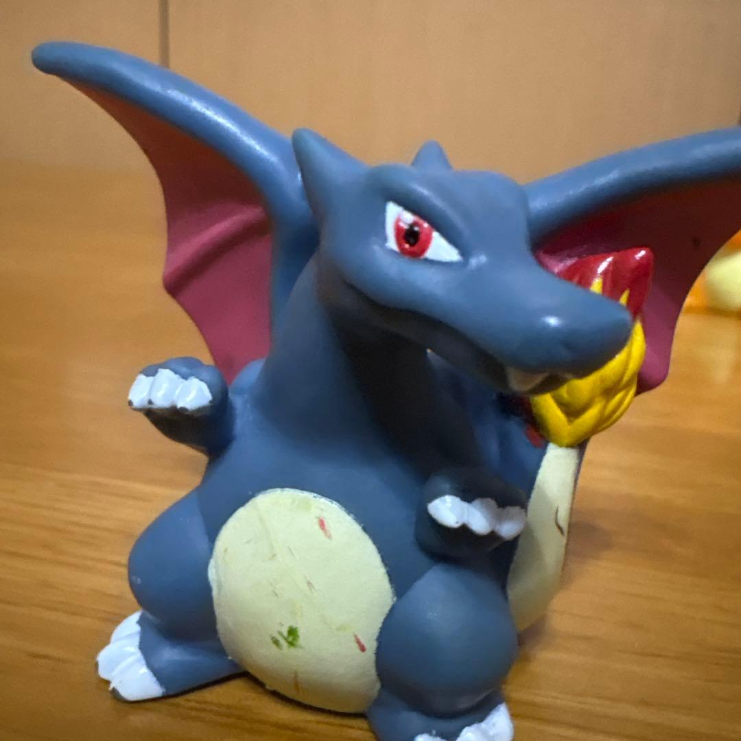 ポケモン 指人形　色違い　フィギュアセット ヒトカゲ リザード リザードン