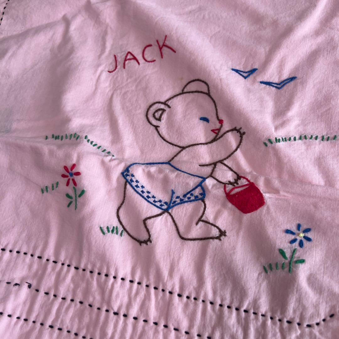 アンティークキルト✴︎ベビーキルトベビー布団刺繍キルト