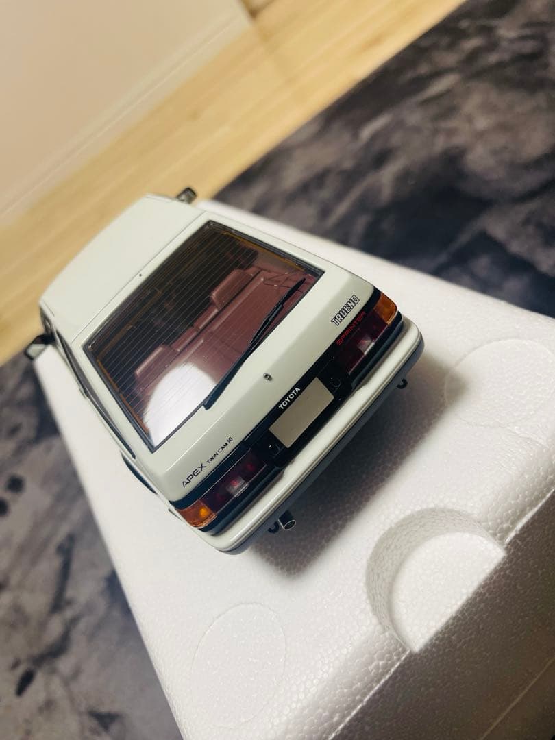 AUTOart 1/18　トヨタ スプリンター トレノ (AE86) 頭文字 D