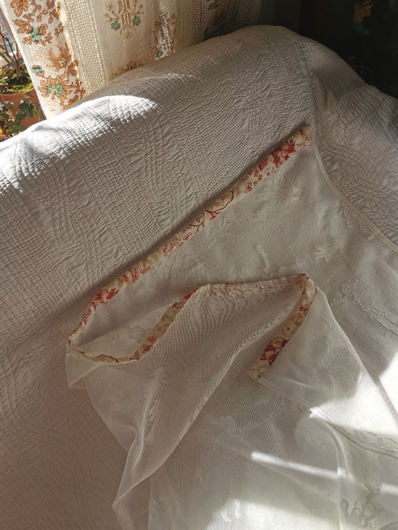 アンティーク お伽話 童話マドラスレースカーテンパネル ナーサリーライム 花更紗