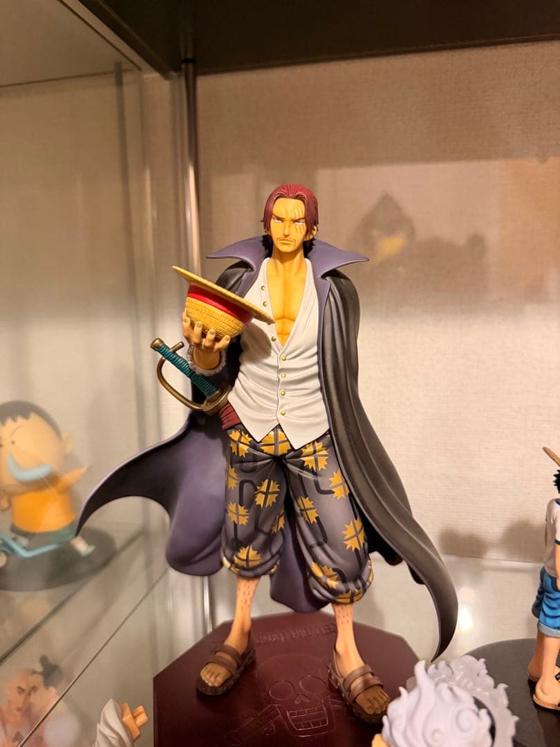 ワンピース　シャンクス、ルフィ　フィギュアセット