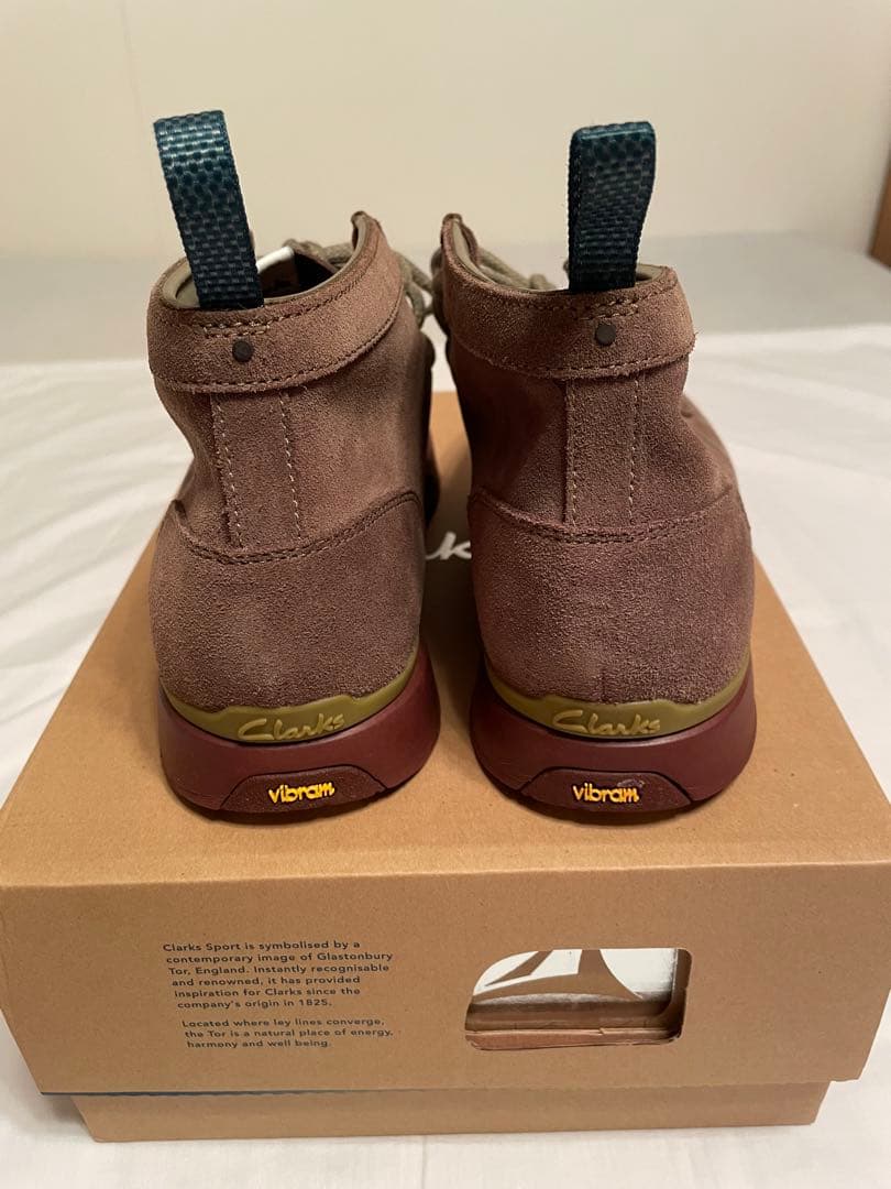 【新品・未使用】Clarks Wallabeeスウェード オリーブ25.0㎝