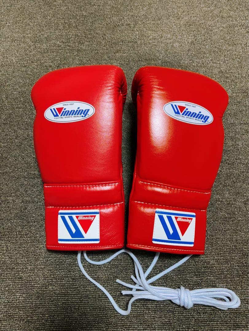 Winning ボクシンググローブ 14 oz レッド 紐式