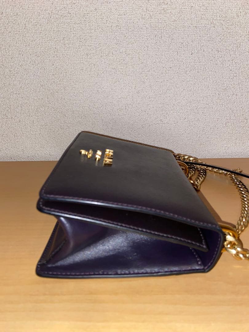 PRADA サフィアーノレザーバッグ　紫
