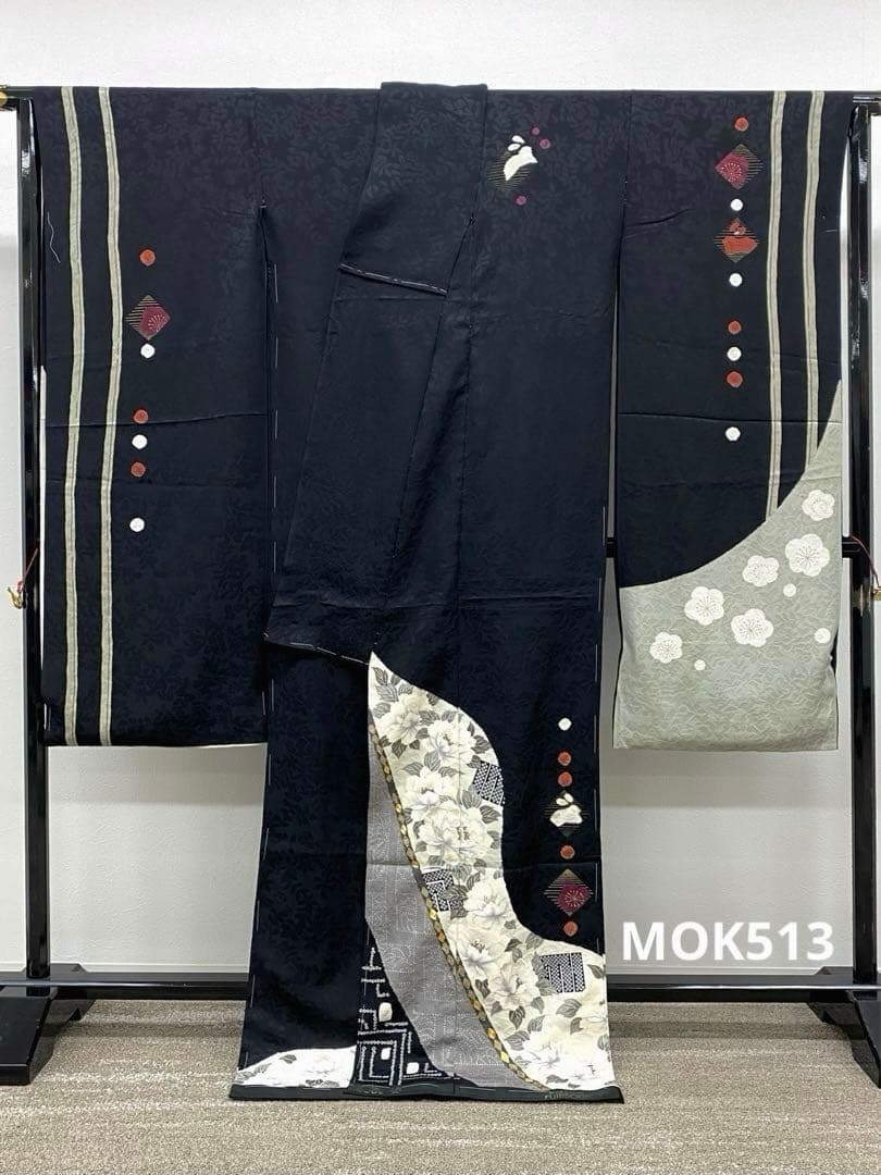 振袖 仮絵羽 金駒 銀駒 金彩 紋意匠 牡丹 正絹 未仕立て品 八掛付き