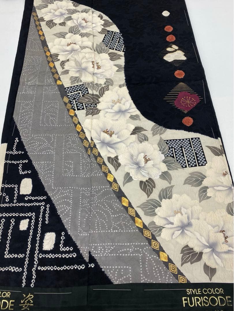 振袖 仮絵羽 金駒 銀駒 金彩 紋意匠 牡丹 正絹 未仕立て品 八掛付き