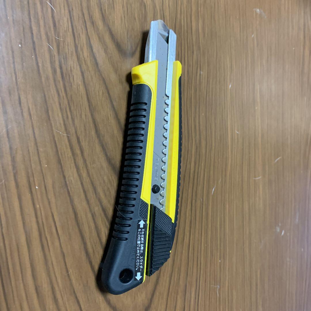 カッターナイフ