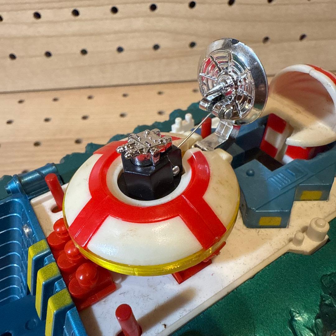 ポピニカ　UFOロボグレンダイザーか基地　宇宙開発研究所