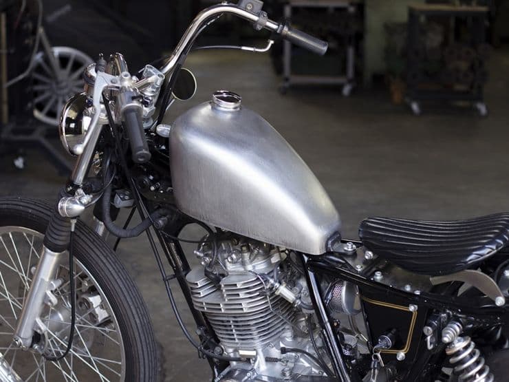 モーターロック｜スポーツスター タンク ハイマウント│SR400/500 キャブ