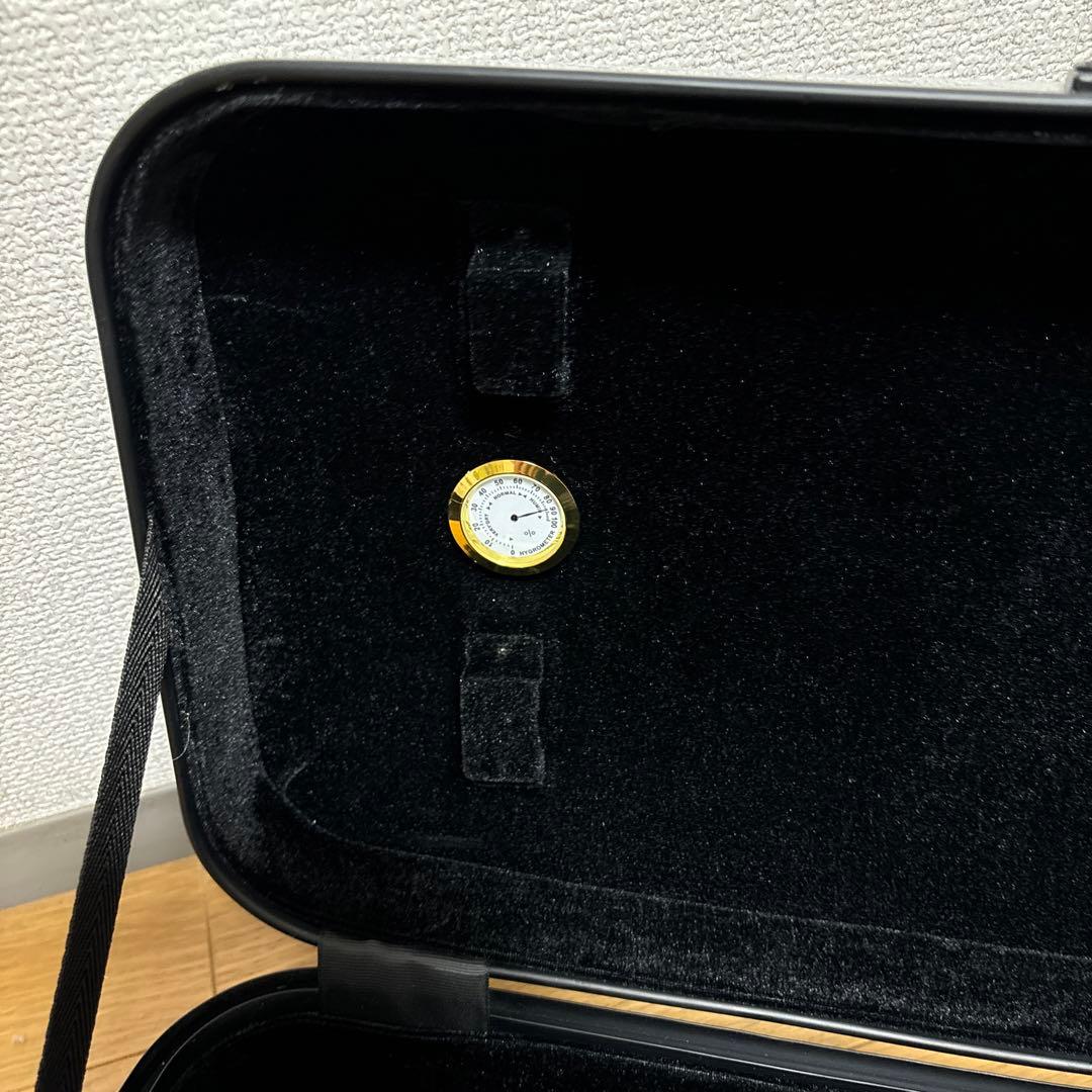 バイオリンケース　カーボンファイバー