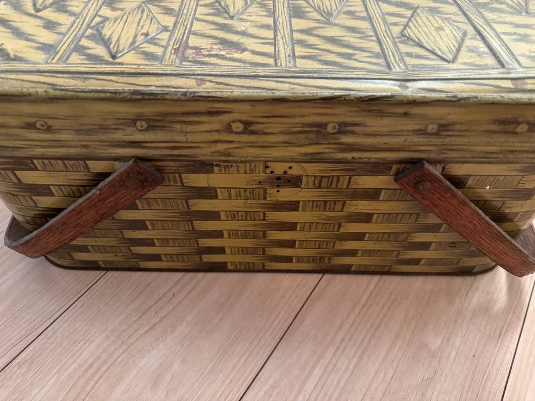 ティンバスケット　ティン缶　ピクニックバスケット　ツールボックス　アンティーク