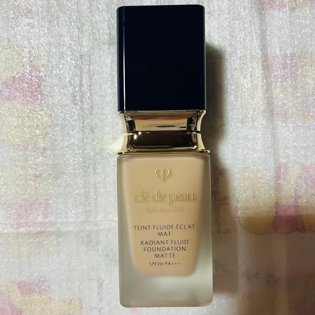クレ・ド・ポー ボーテ リキッドファンデーション マット　タンフリュイドエクラ