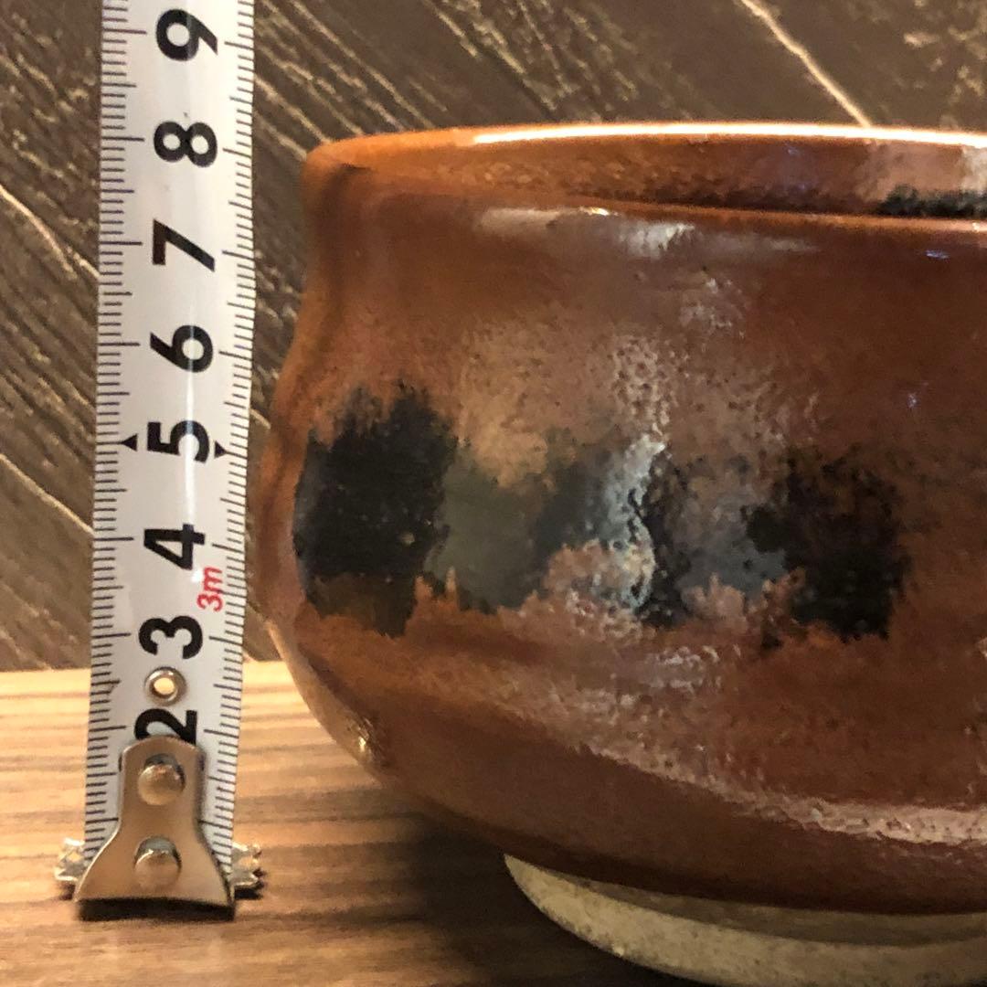 究極の古美術◾️蔵から茶黒のめちゃくちゃ雰囲気のある抹茶茶碗が出て来ました。