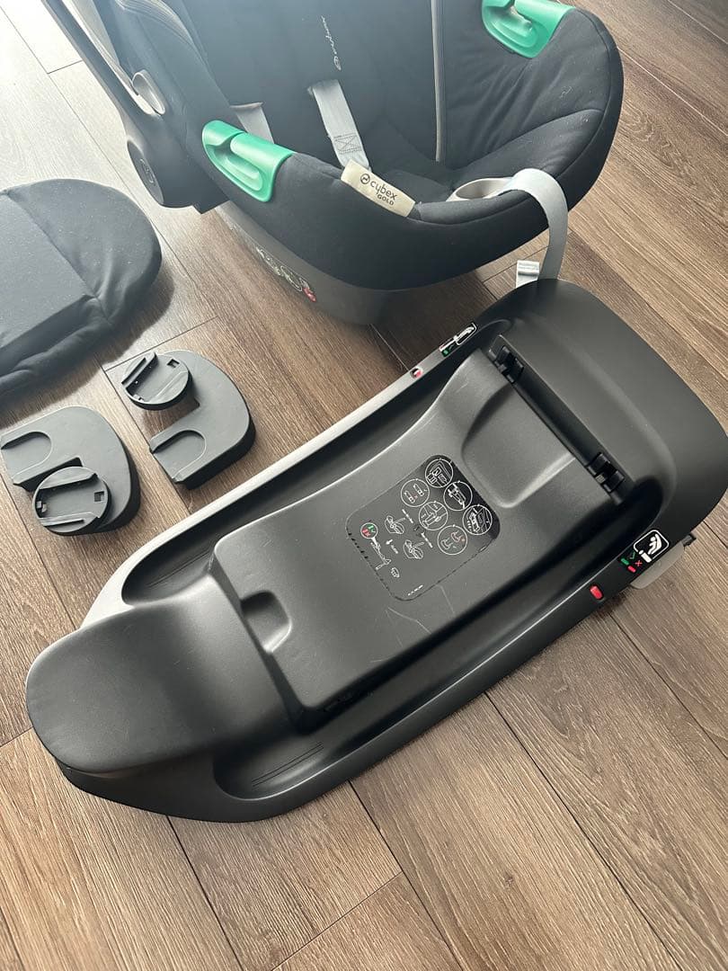 セール！美品cybex エイトン S2 i-size + ベースワン セット