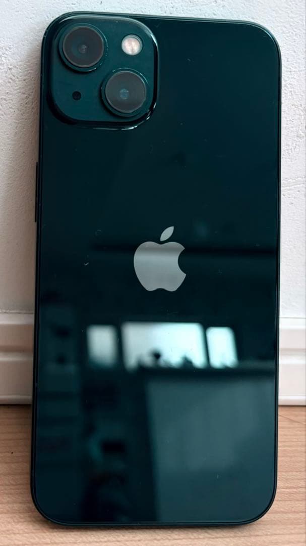 Apple iPhone 13 本体、ケース付き