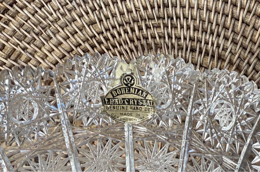 チェコ　ボヘミア　クリスタル　美しいガラス　CRYSTAL エッチング花瓶