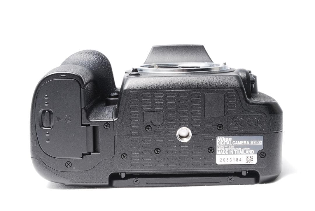Nikon D7500 Wレンズ 300mm望遠レンズ付き Wi-Fi転送可能