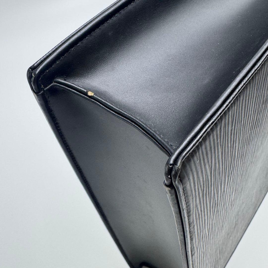 【極美品】　ルイヴィトン　エピ　オンブル　ハンドバッグ　ノワール　M52102