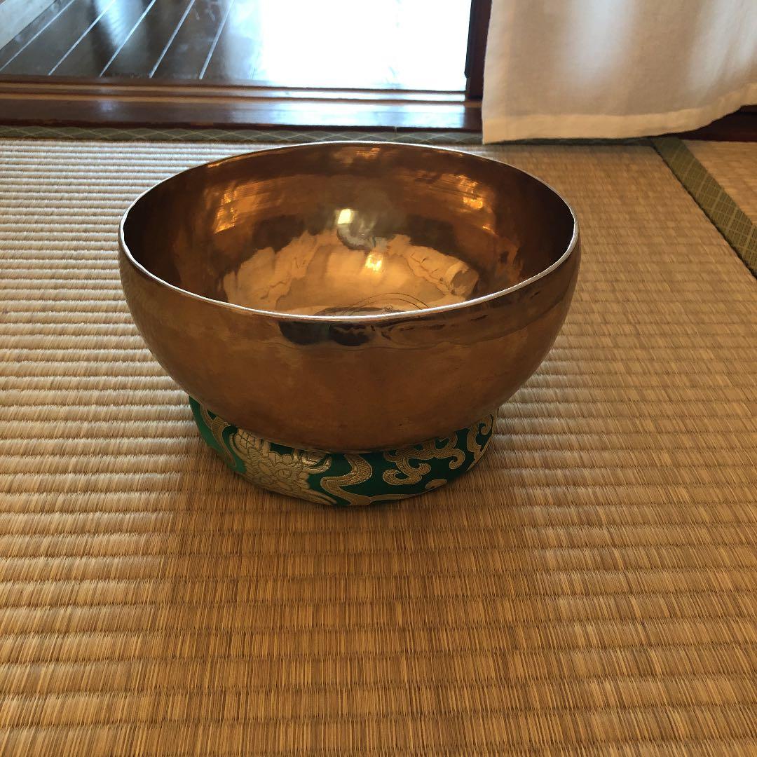 ヨガやヒーリングに手打ちシンギングボウル22cm 宝蔵神