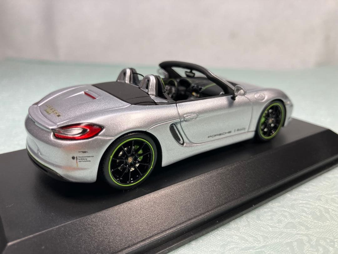 Spark ディーラー品Porsche Boxster e プロトシルバー