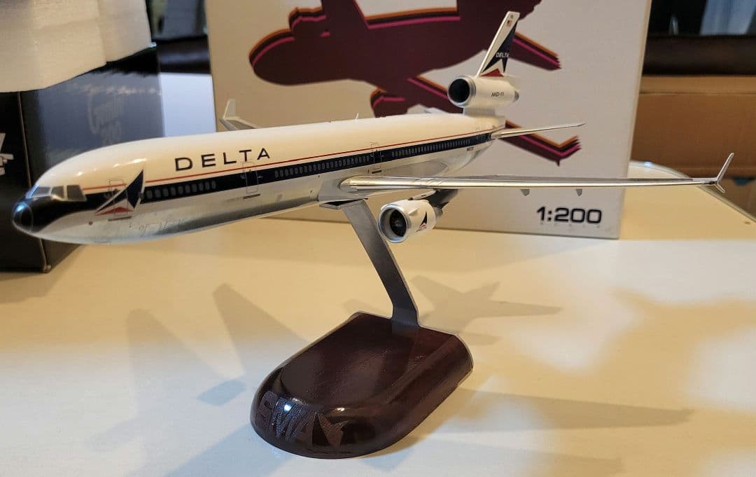 超激レア！McDonnell Douglas MD-11 1/200　デルタ