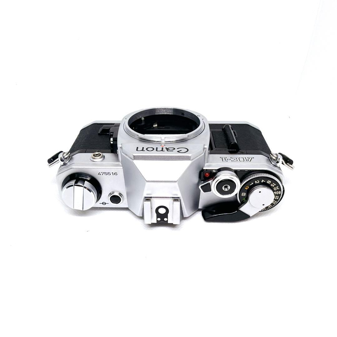 【極上品】 CANON AE-1 シルバー フィルムカメラ　ストラップ付 完動品
