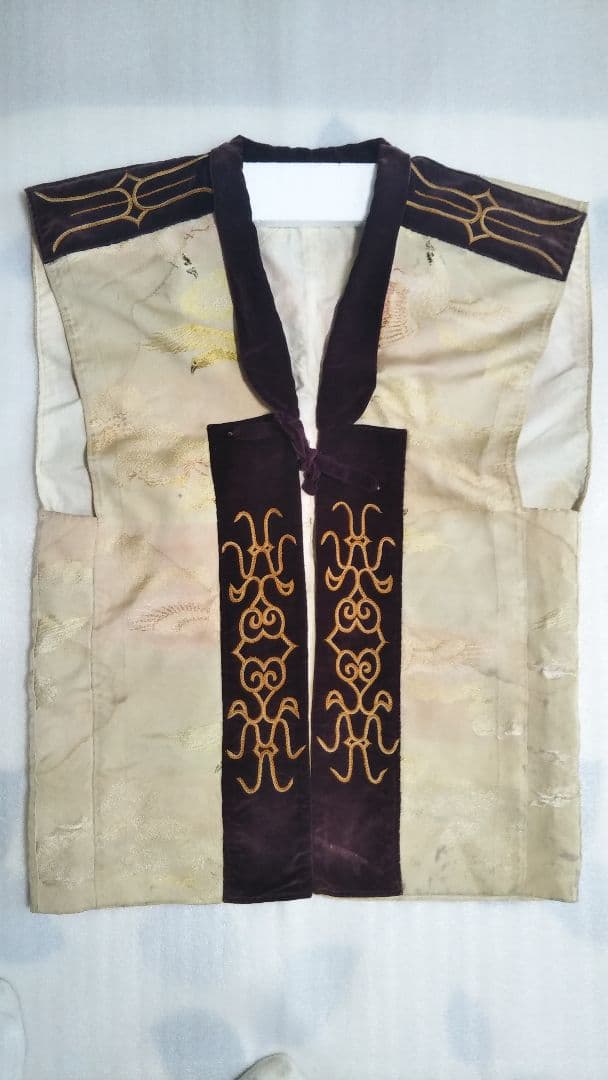 アイヌ衣装!豪華金色刺繍