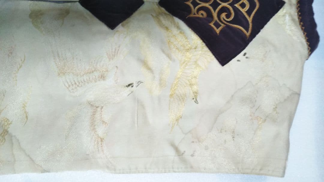 アイヌ衣装!豪華金色刺繍