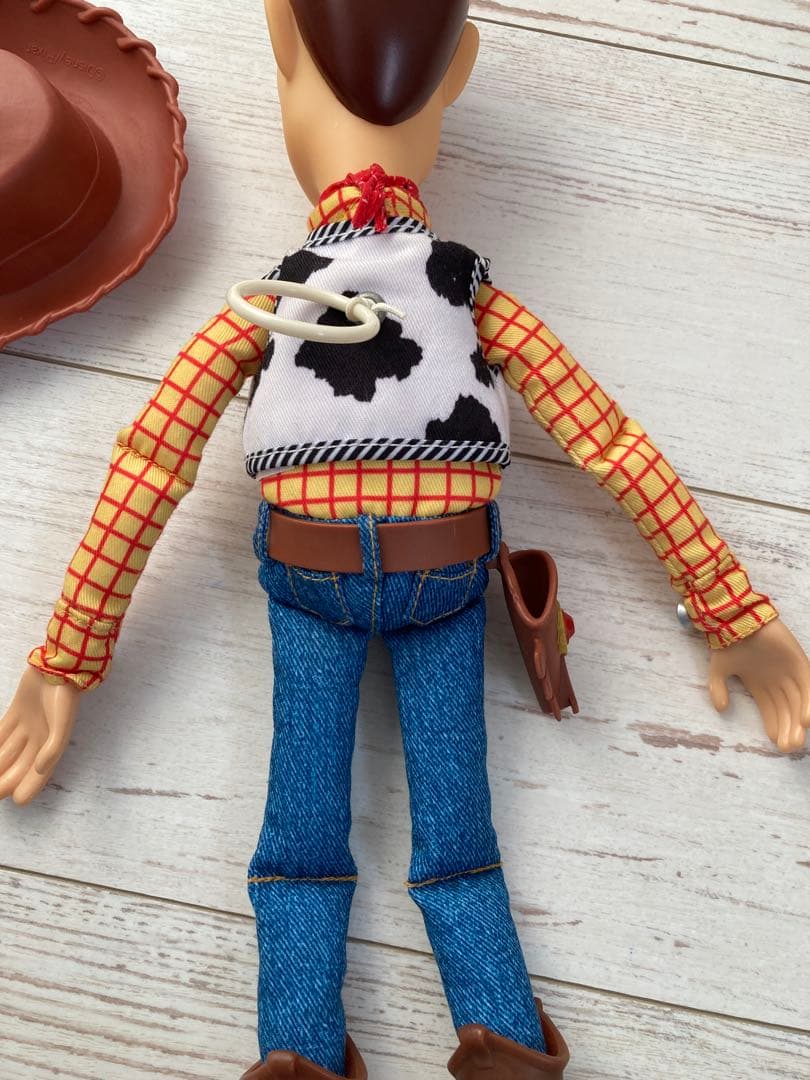 トイストーリー　リアルサイズトーキングフィギュア　ウッディ　バズ　ジェシー