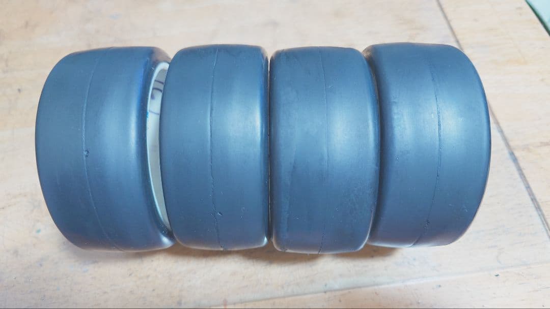 ＧＴクラス用（インファーノＧＴなど）タイヤ　７セットプラス　おまけタイヤ