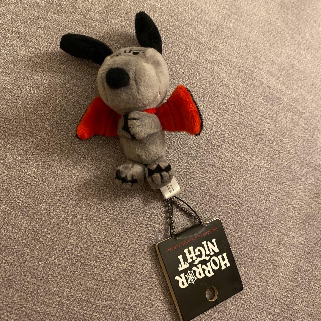 ユニバ　ホラーナイト　スヌーピー　キーホルダー