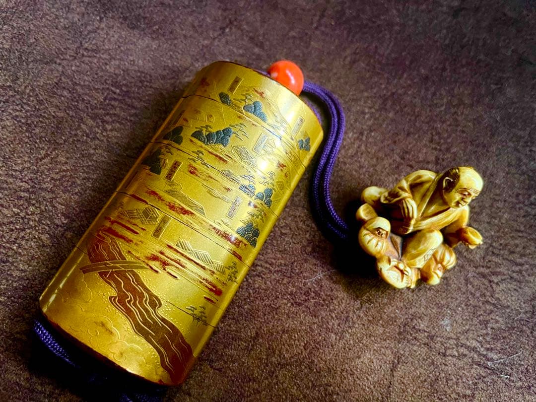 ⚫️新年セール⚫️ 梶川作 金蒔絵 印籠5段 根付含む