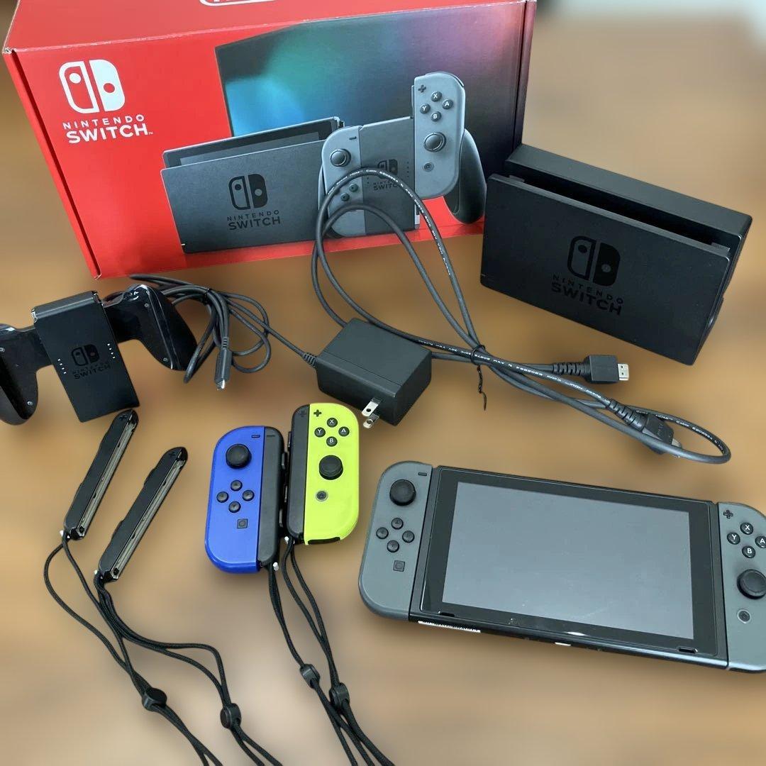 Nintendo Switch 本体 & Joy-Con