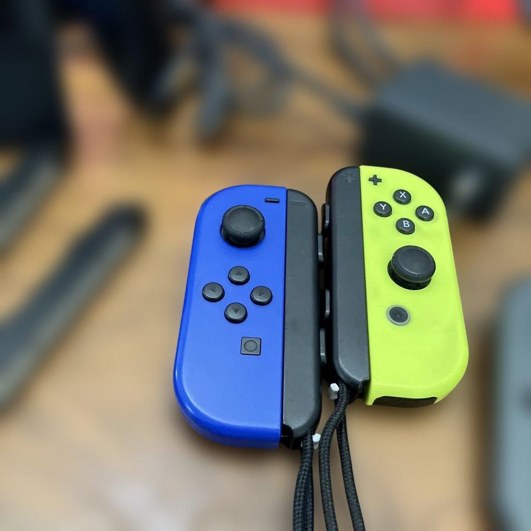 Nintendo Switch 本体 & Joy-Con