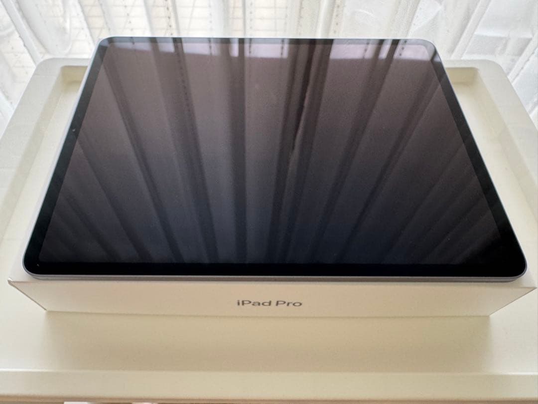 iPad Pro 12.9 インチ 第4世代 +Smart Keyboard