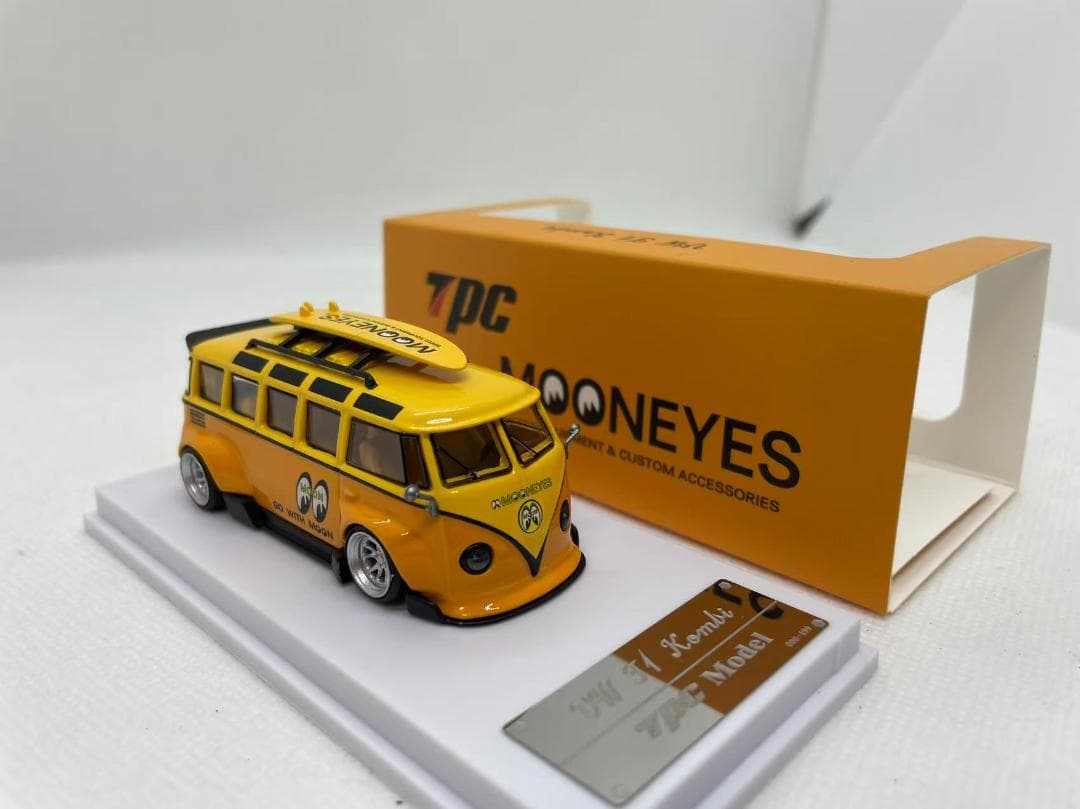 ミニカー 4R-778 TPC 1/64 VW T1 Kombi MOONEYES