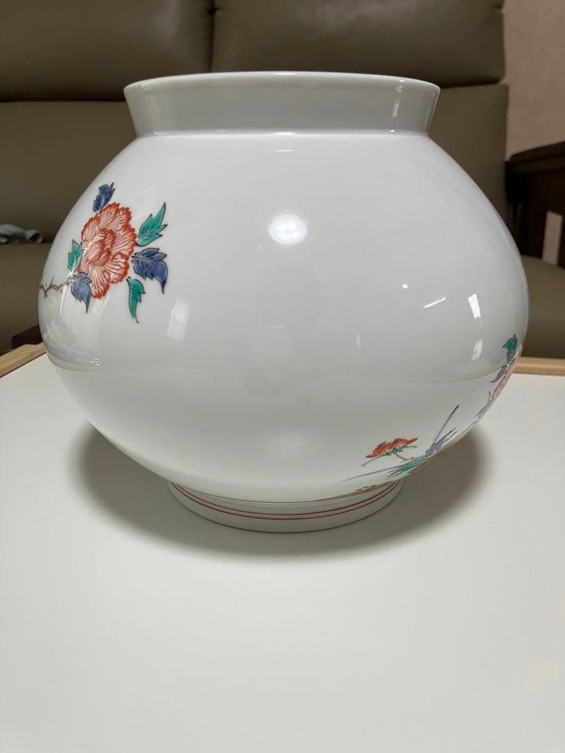 の*助様 [未使用]人間国宝 十三代 酒井田柿右衛門 錦牡丹花鳥 花瓶　桐箱付き