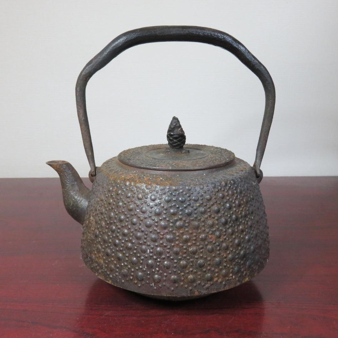 鉄瓶 鋳物 岩鋳 亀甲 錆あり 急須 茶道具 茶器 やかん 銘