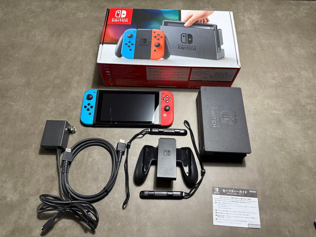 Nintendo Switch 本体 青/赤 ひび割れあり