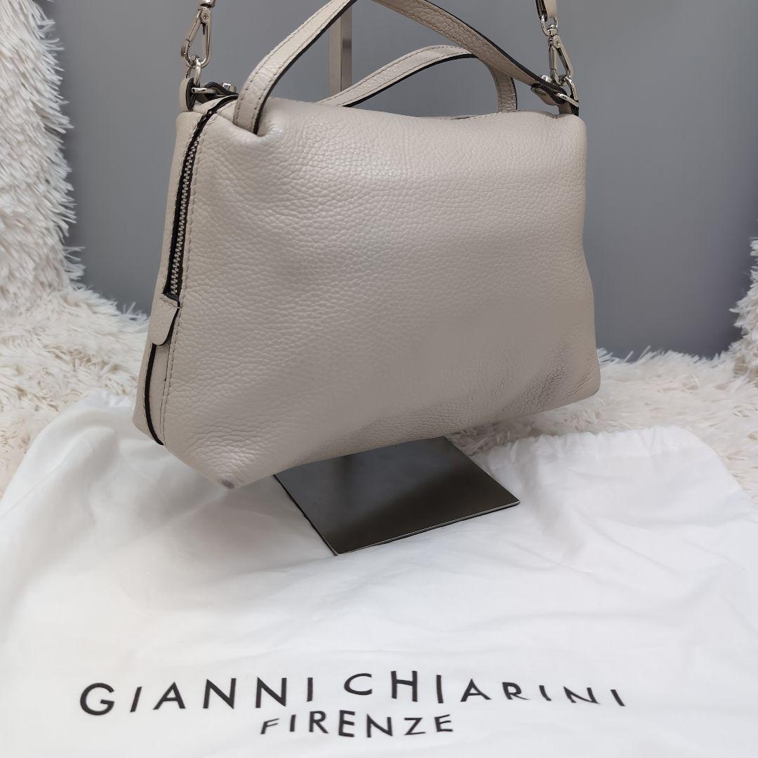 雪女様✨️GIANNI CHIARINI M ショルダーバッグ