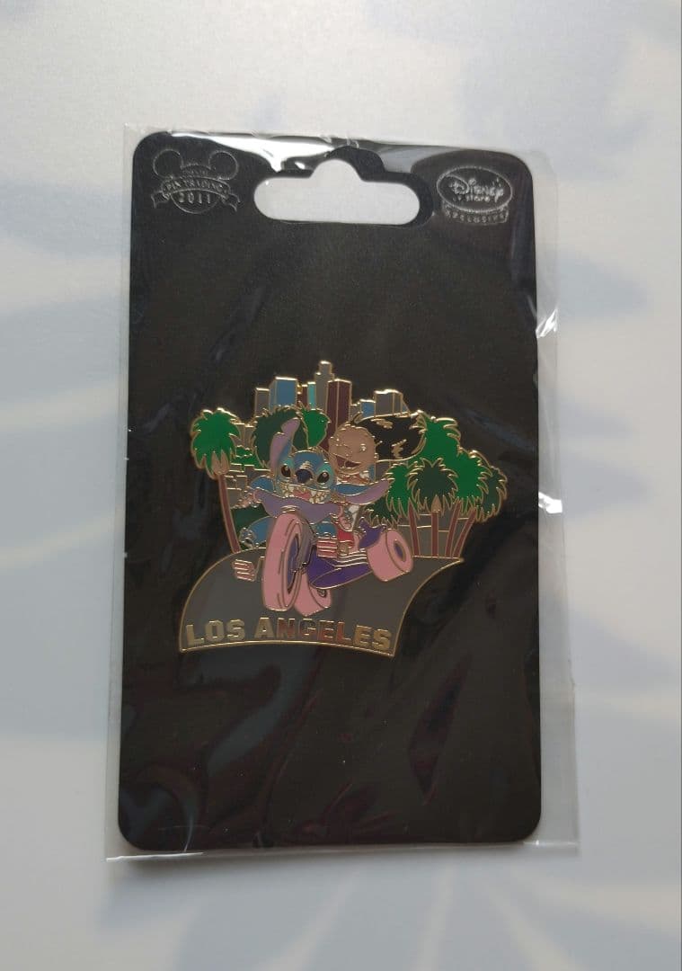 ディズニーストア ピンバッジ スティッチ
