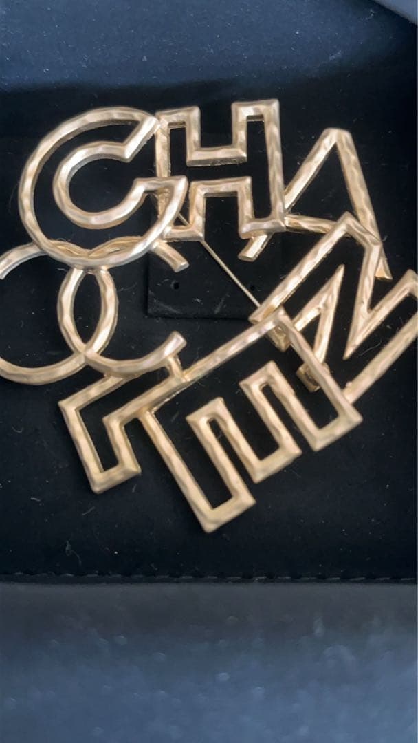CHANEL正規品7cm アルファベット、ブローチ付属品付き